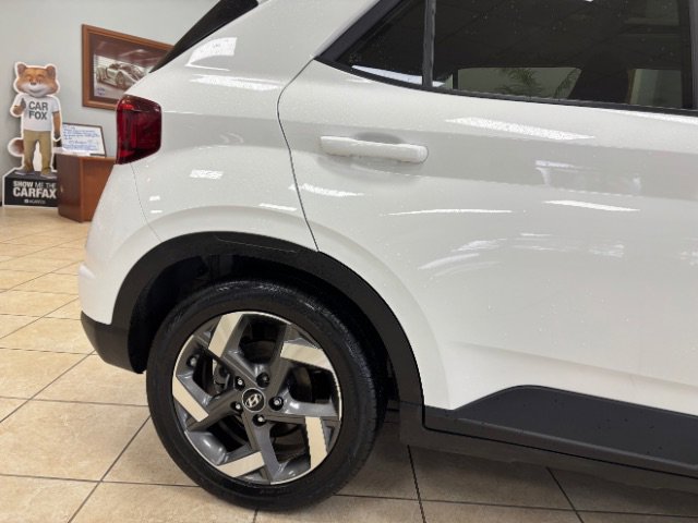 Used 2024 Hyundai Venue SEL image 22