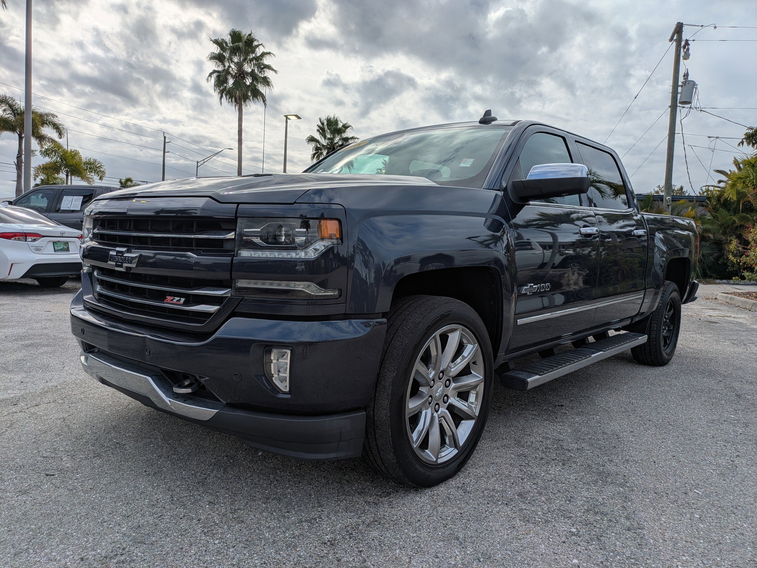 Used 2018 Chevrolet Silverado 1500 LTZ Z71 w/ Centennial Edition AWD/4WD image 8