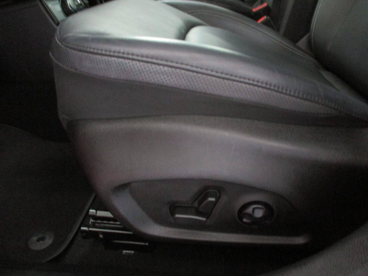 Used 2021 Jeep Renegade Limited w/ Sun & Sound Group AWD/4WD image 17