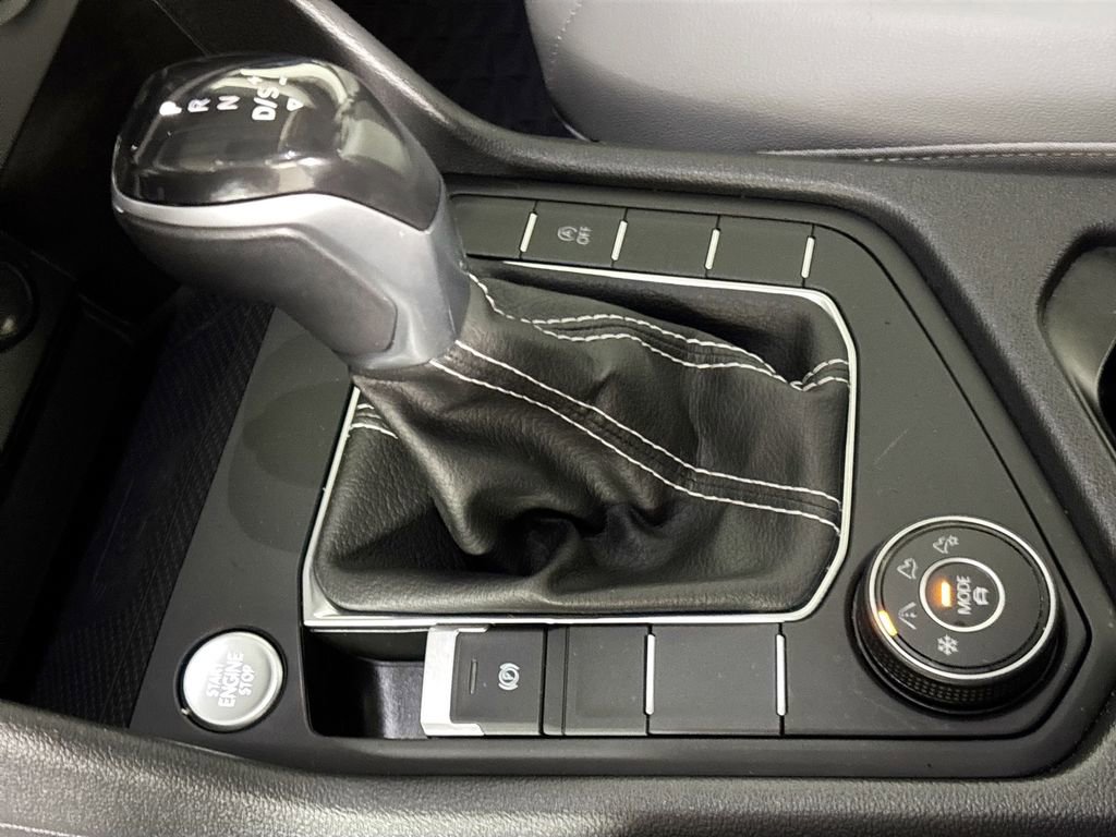 Used 2022 Volkswagen Taos SE w/ Panoramic Sunroof Package AWD/4WD image 18