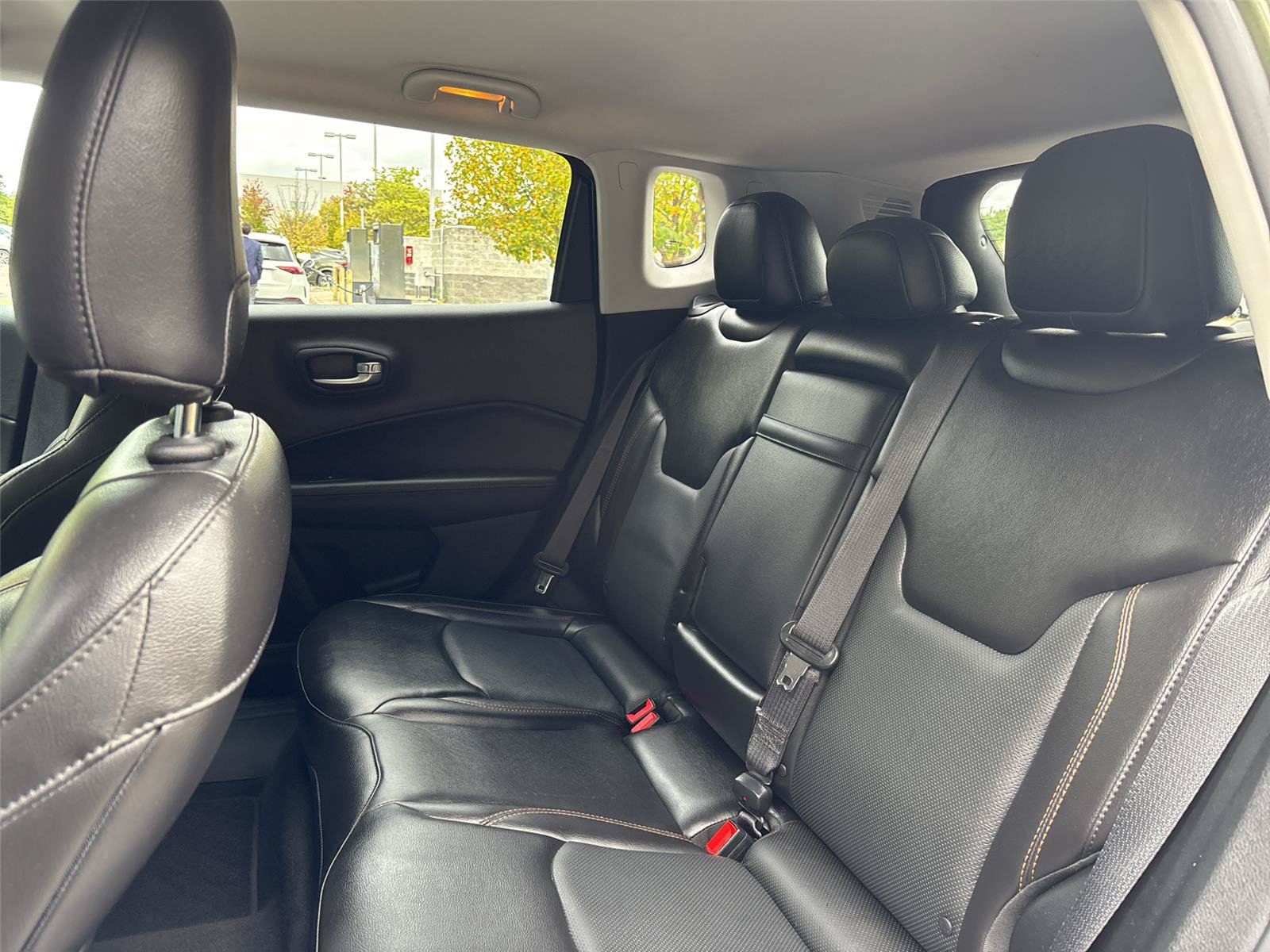 Used 2018 Jeep Compass Limited w/ Navigation Group AWD/4WD image 18