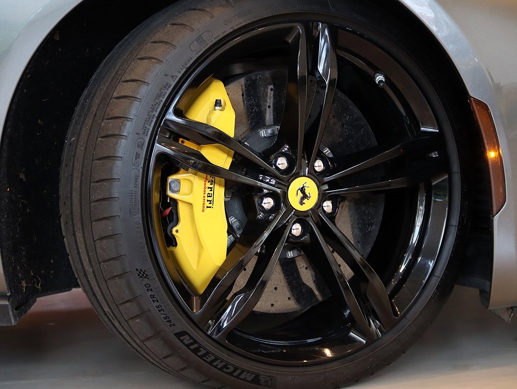 Certified 2017 Ferrari GTC4Lusso image 11