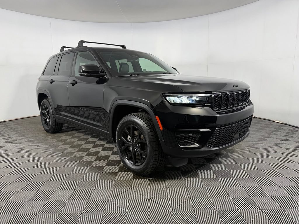 Certified 2024 Jeep Grand Cherokee Altitude AWD/4WD image 5