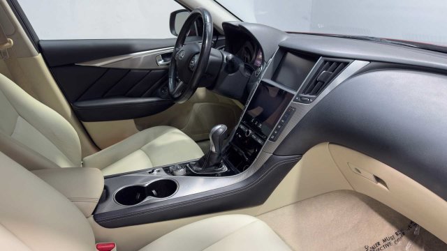 Used 2016 INFINITI Q50 3.0t Premium w/ 3.0T Premium Plus Package RWD image 11