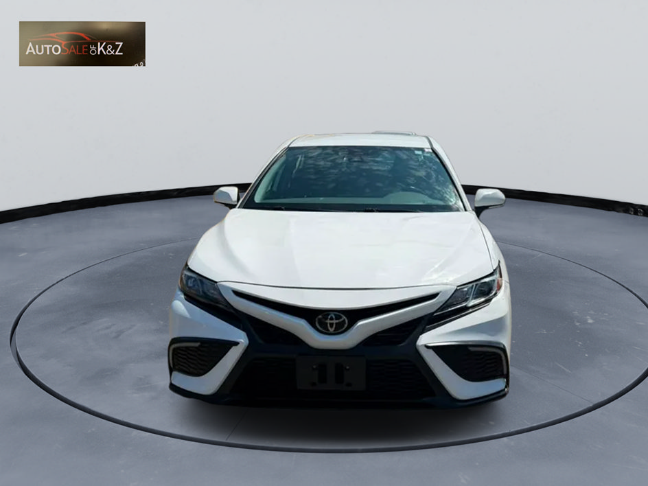 Used 2022 Toyota Camry SE FWD image 4