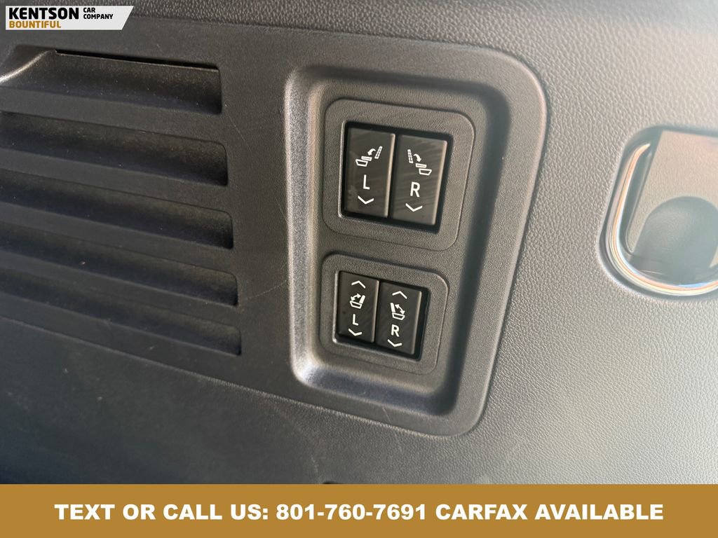 Used 2024 Chevrolet Traverse RS image 41