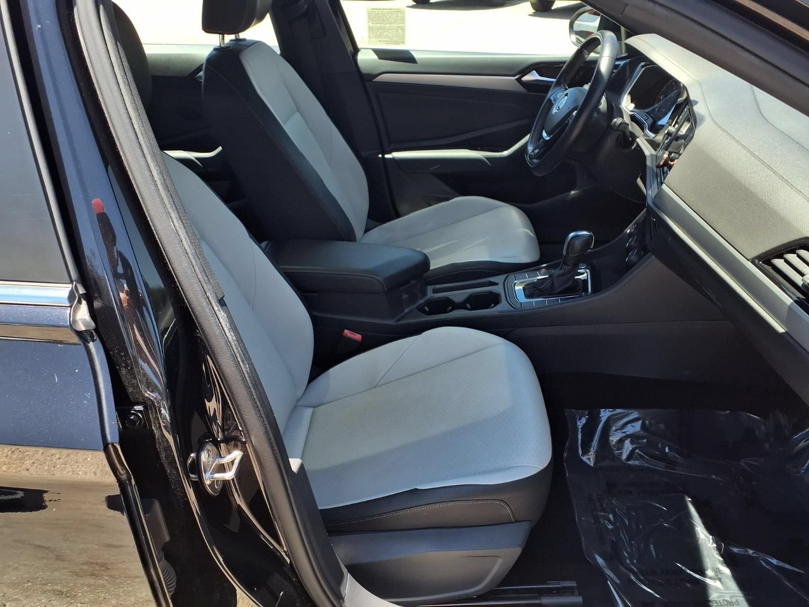 Used 2020 Volkswagen Jetta R-Line w/ R-Line Cold Weather Package FWD image 26