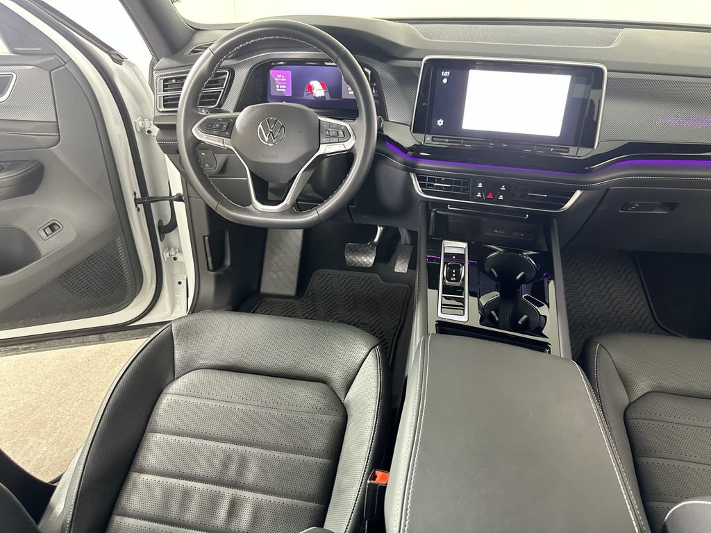 Used 2025 Volkswagen Atlas Cross Sport SEL AWD/4WD image 17