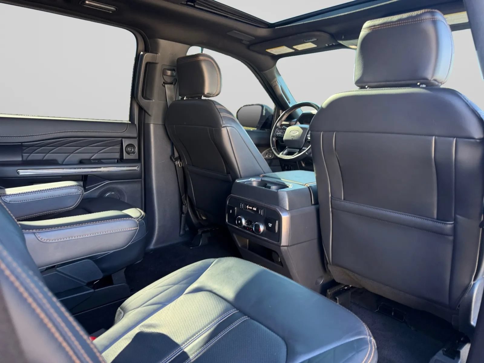 Used 2023 Ford Expedition Platinum AWD/4WD image 30