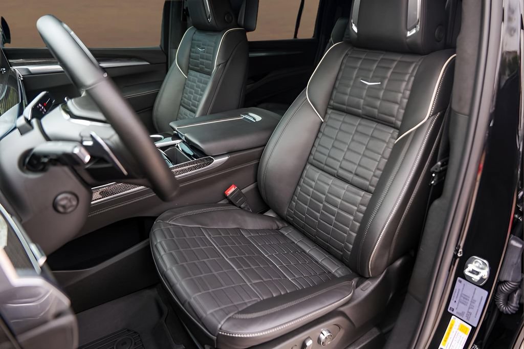 Certified 2025 Cadillac Escalade ESV V AWD/4WD image 7
