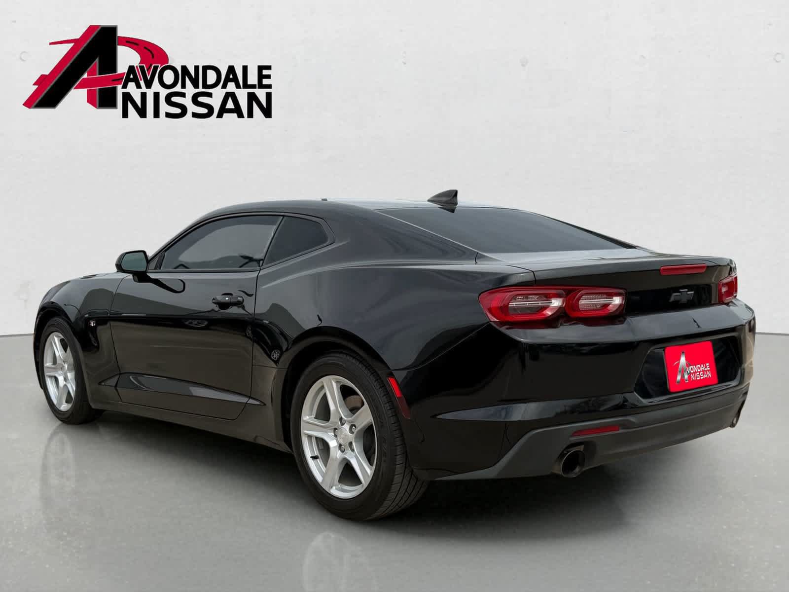 Used 2023 Chevrolet Camaro LT RWD image 4