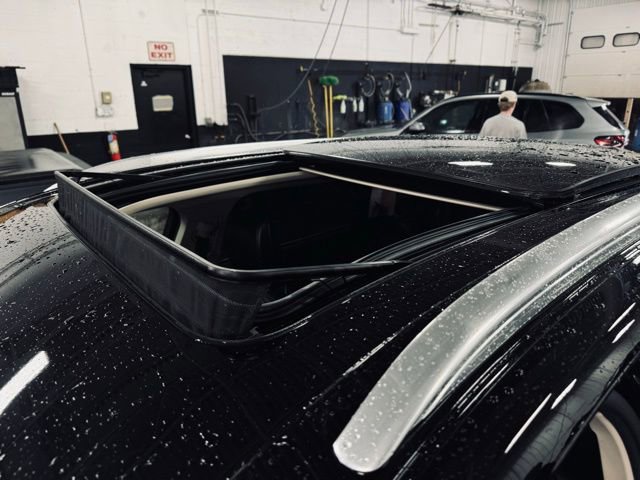 Used 2022 Lincoln Nautilus Reserve w/ Monochromatic Package image 11