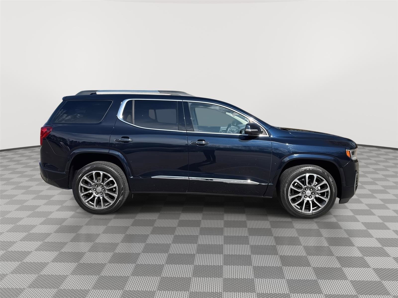 Used 2021 GMC Acadia Denali w/ Denali Technology Package FWD image 5