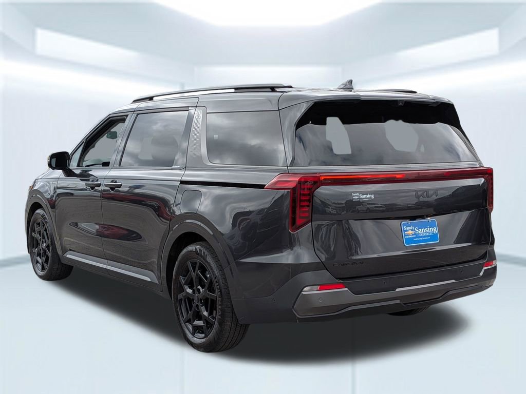 Used 2025 Kia Carnival SX Prestige image 4