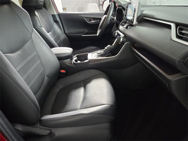 Used 2021 Toyota RAV4 Limited image 17