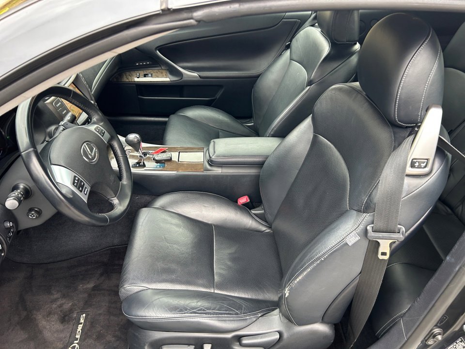 Used 2011 Lexus IS 250C w/ Luxury Pkg image 34