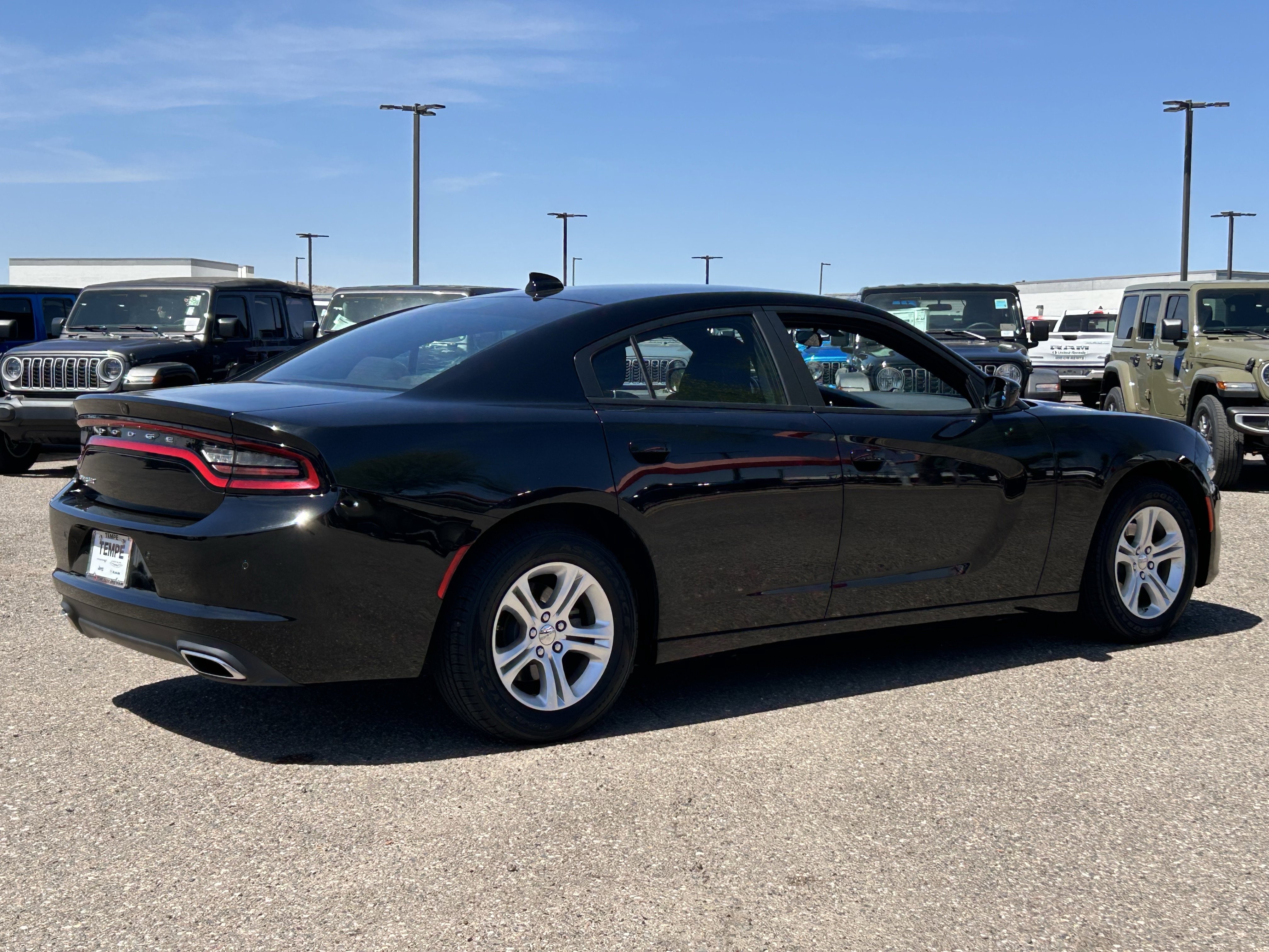 Used 2023 Dodge Charger SXT image 5
