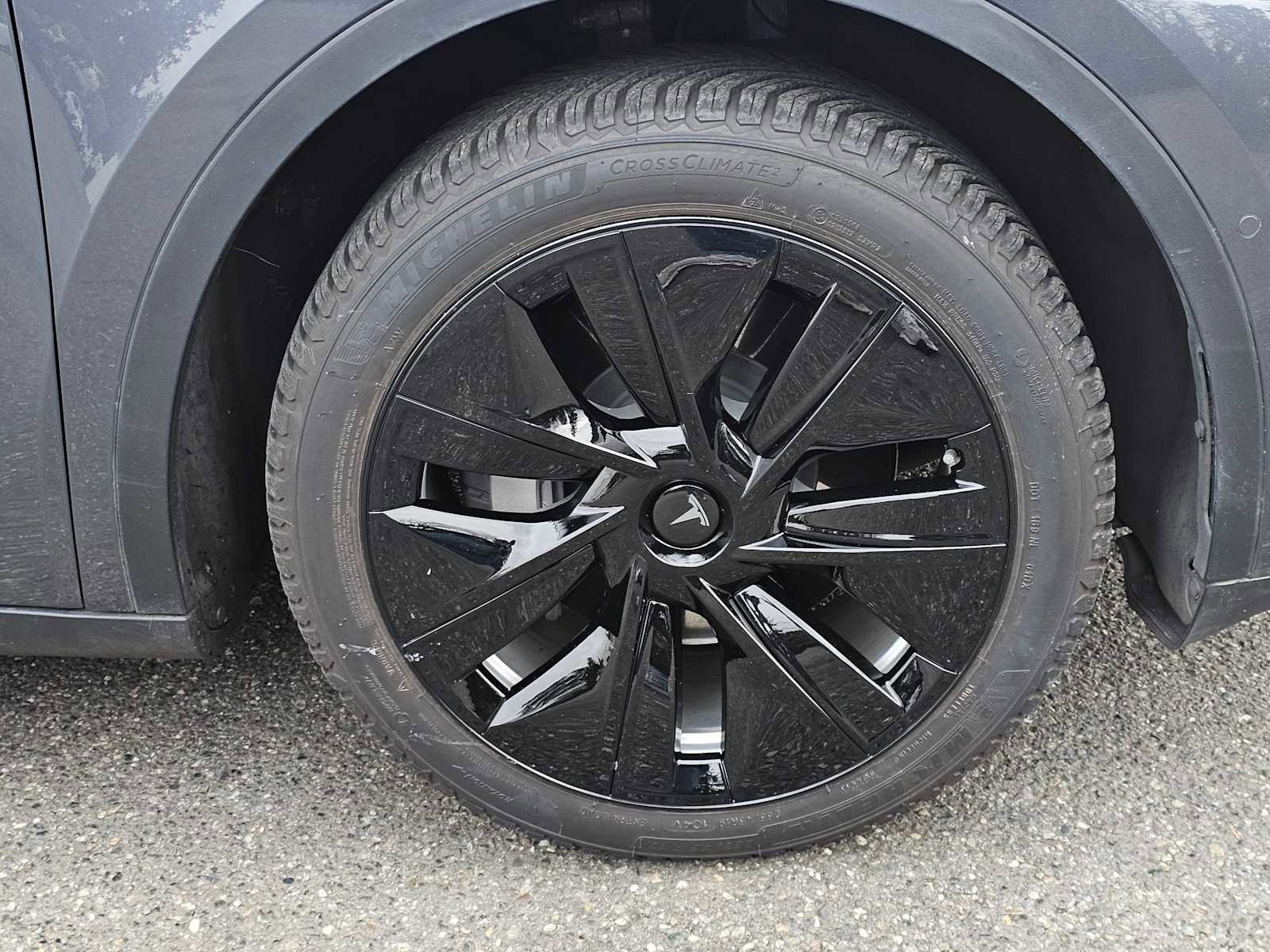 Used 2020 Tesla Model Y Long Range image 9