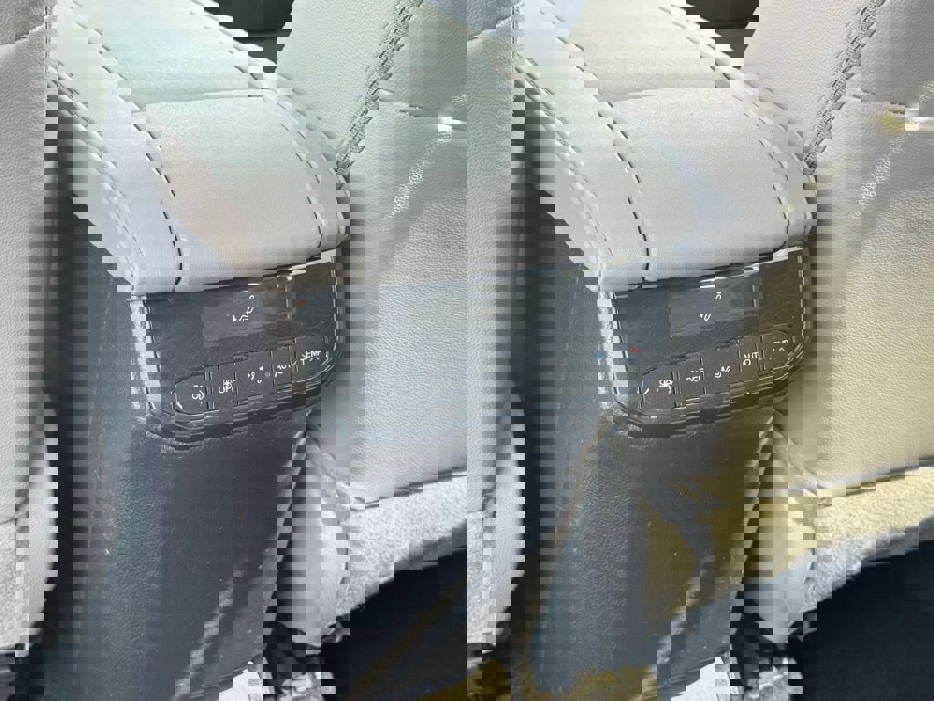 Certified 2024 Toyota Highlander XLE image 15