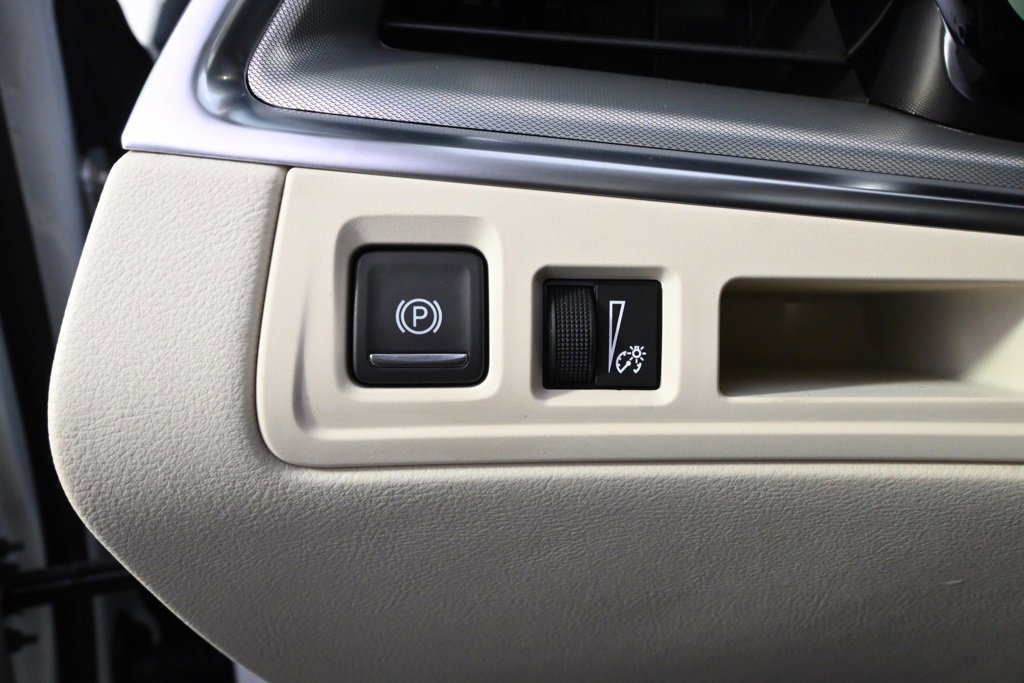 New 2025 Cadillac XT5 Premium Luxury w/ LPO, Floor Liner Package image 24