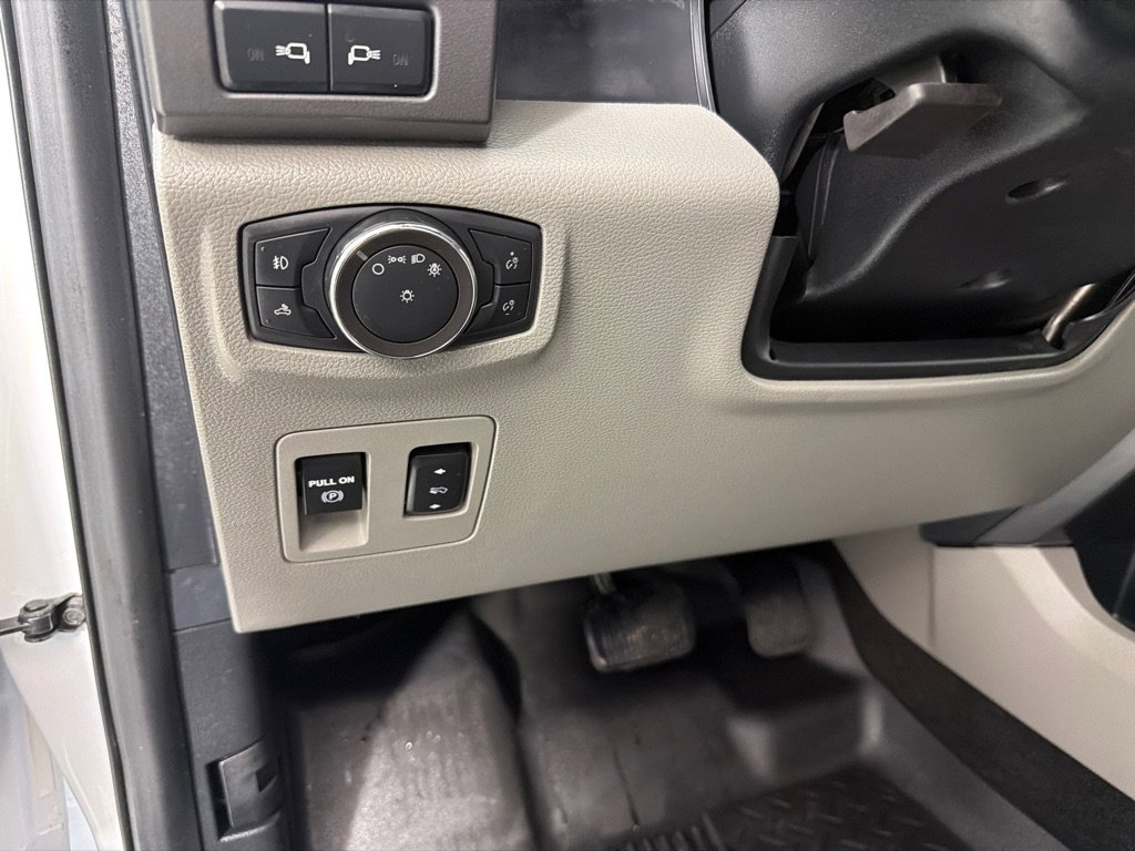 Used 2020 Ford F150 XLT w/ Equipment Group 302A Luxury AWD/4WD image 13