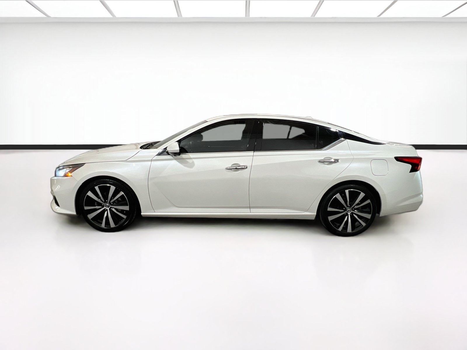 Used 2019 Nissan Altima 2.5 Platinum FWD image 24