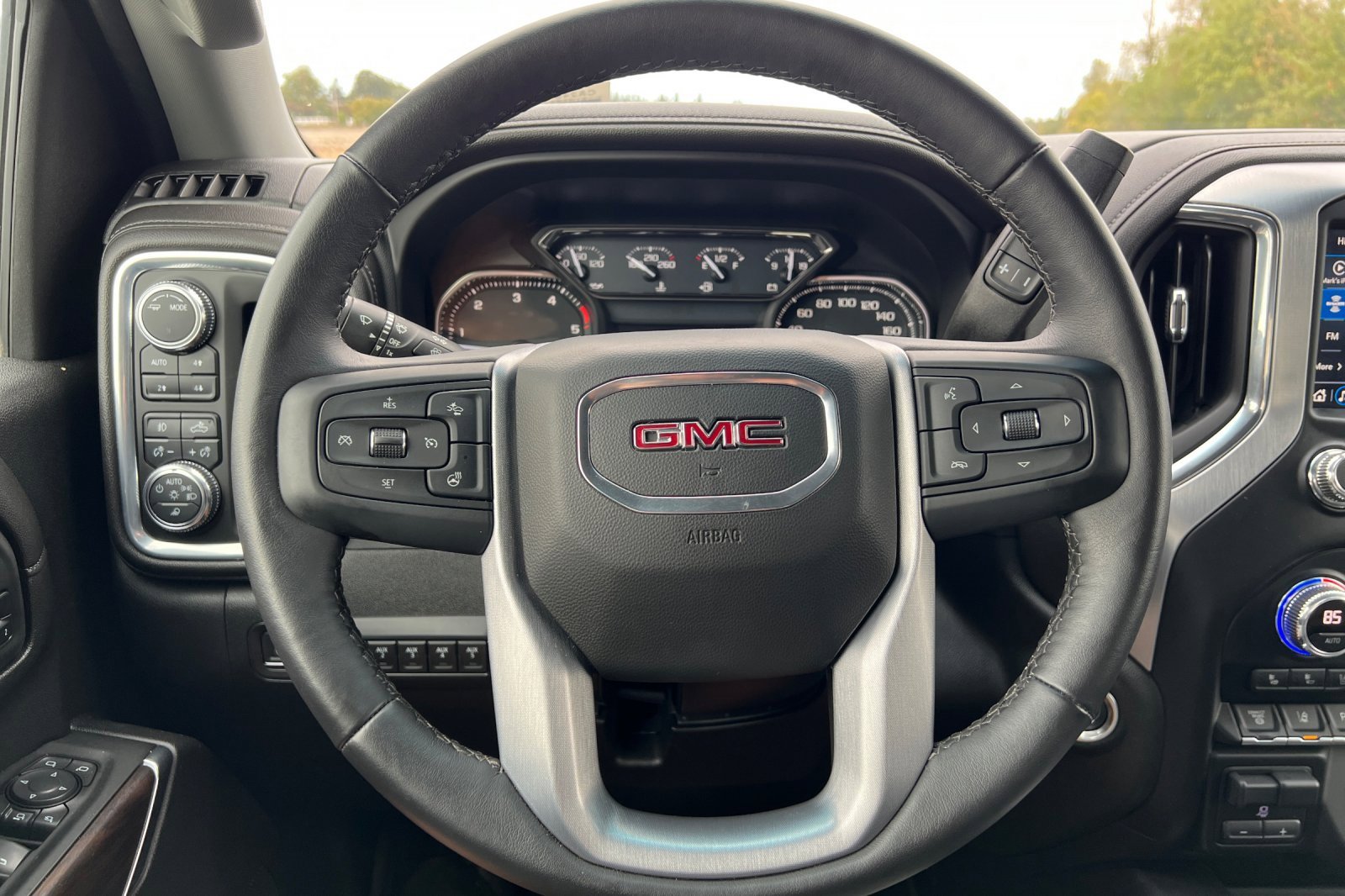 Used 2022 GMC Sierra 3500 SLT image 22