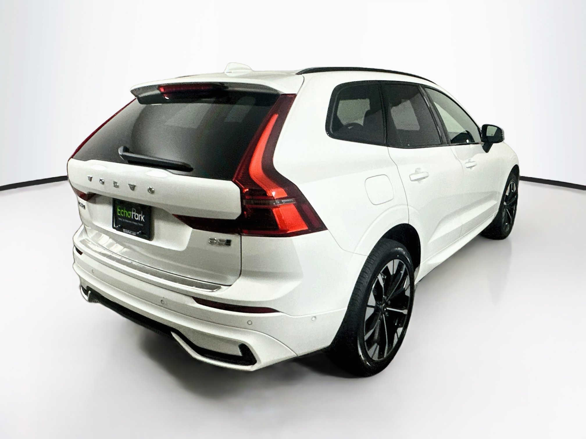 Used 2026 Volvo XC60 B5 Plus AWD/4WD image 9