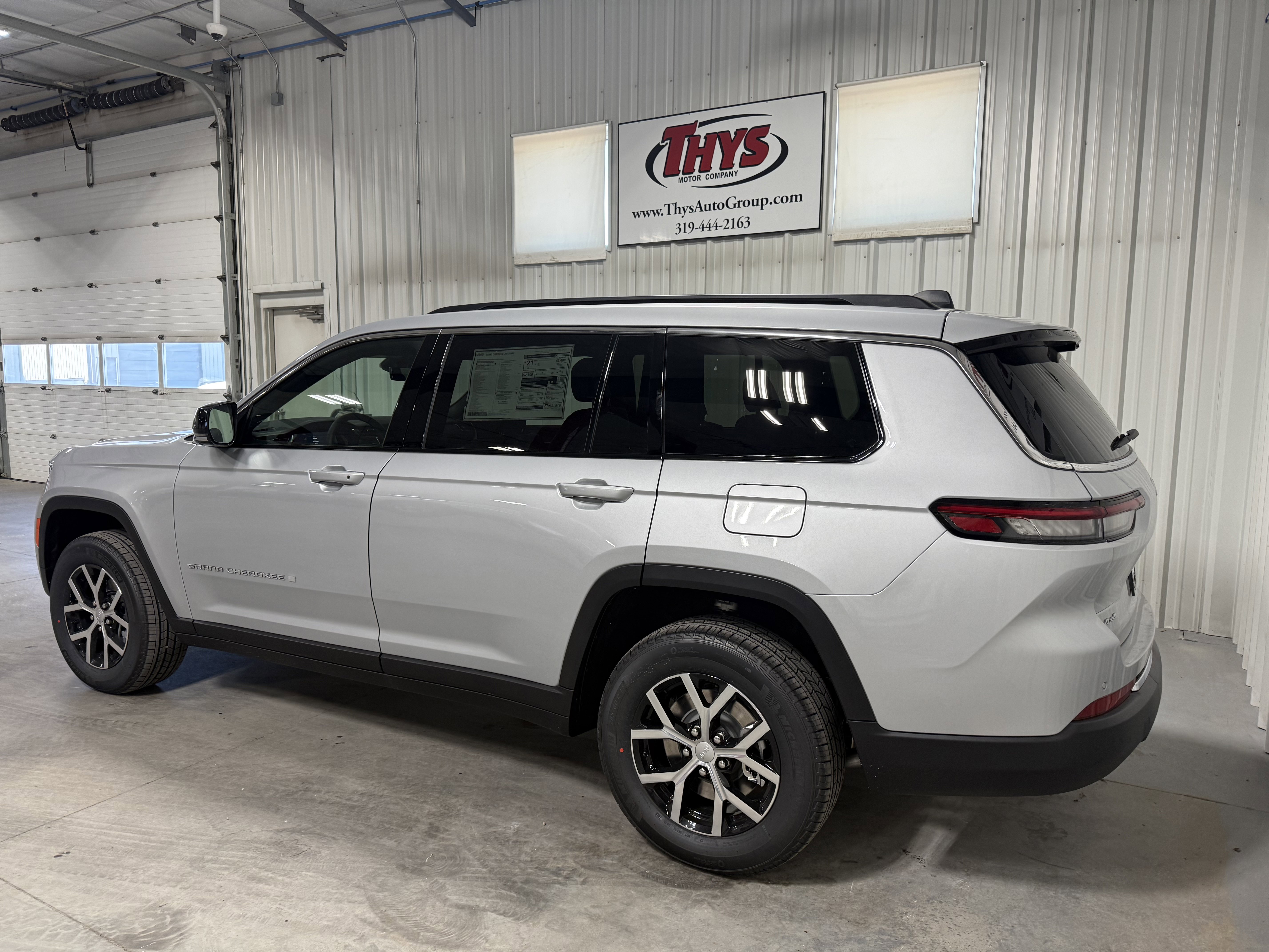 New 2025 Jeep Grand Cherokee L Limited image 15