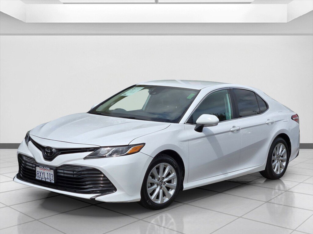Used 2019 Toyota Camry LE w/ Convenience Package FWD image 9