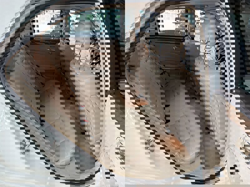 Used 2014 Mercedes-Benz E 350 4MATIC Sedan image 26