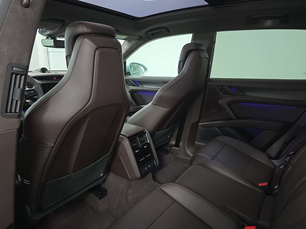 New 2026 Porsche Cayenne Turbo AWD/4WD image 28