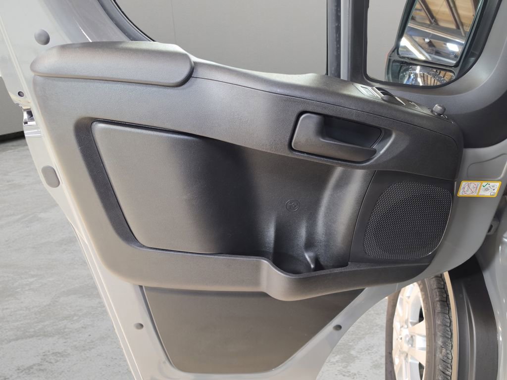 New 2025 RAM ProMaster 1500 w/ Quick Order Package 22G SLT image 26