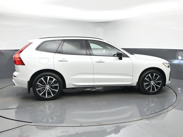Used 2024 Volvo XC60 B5 Plus w/ Protection Package Premier AWD/4WD image 9