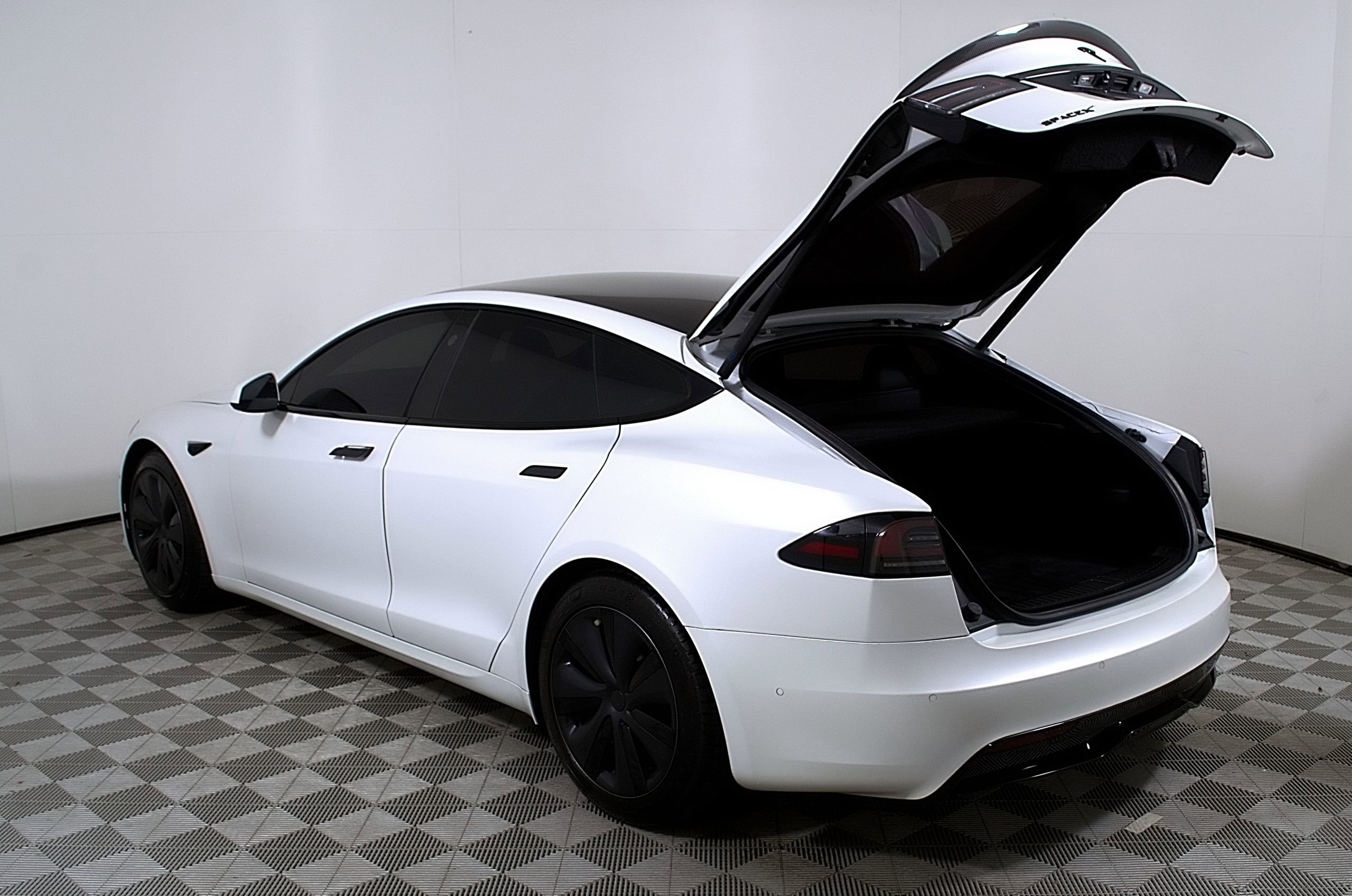 Used 2023 Tesla Model S image 10