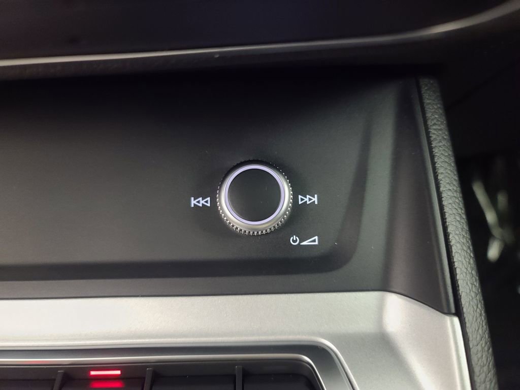 Used 2025 Audi Q3 2.0T Premium image 35