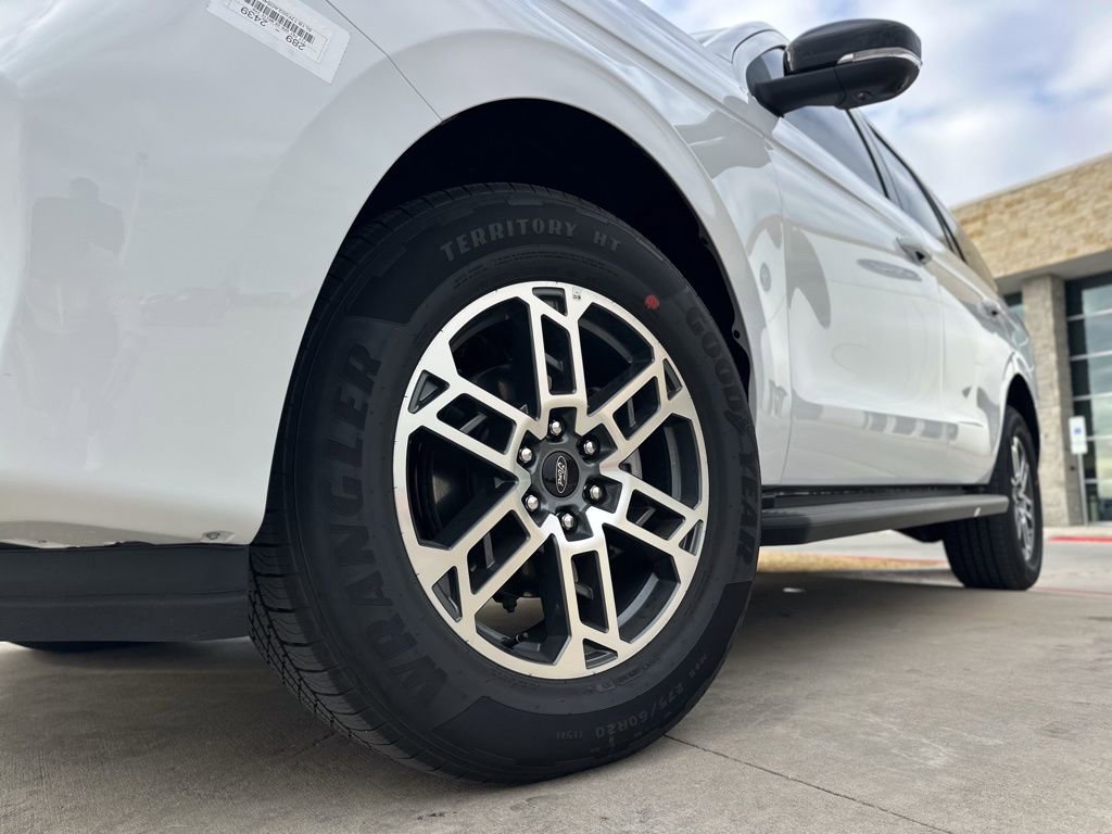 New 2025 Ford Expedition Active image 74
