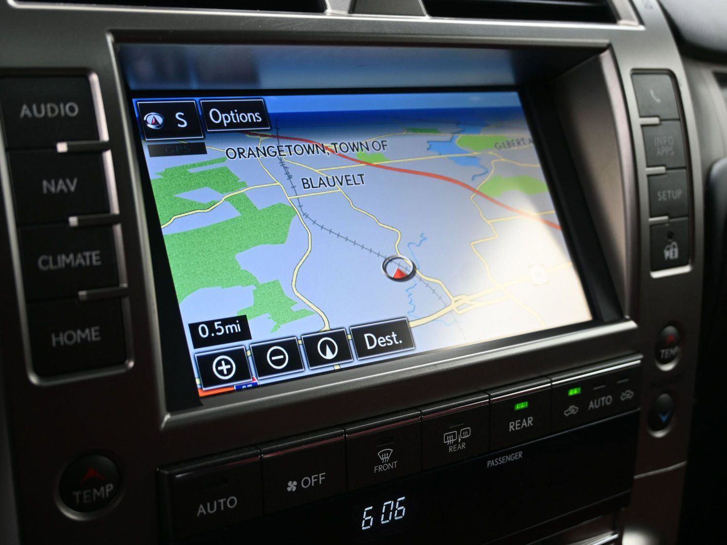 Used 2020 Lexus GX 460 Premium w/ Premium Package image 4
