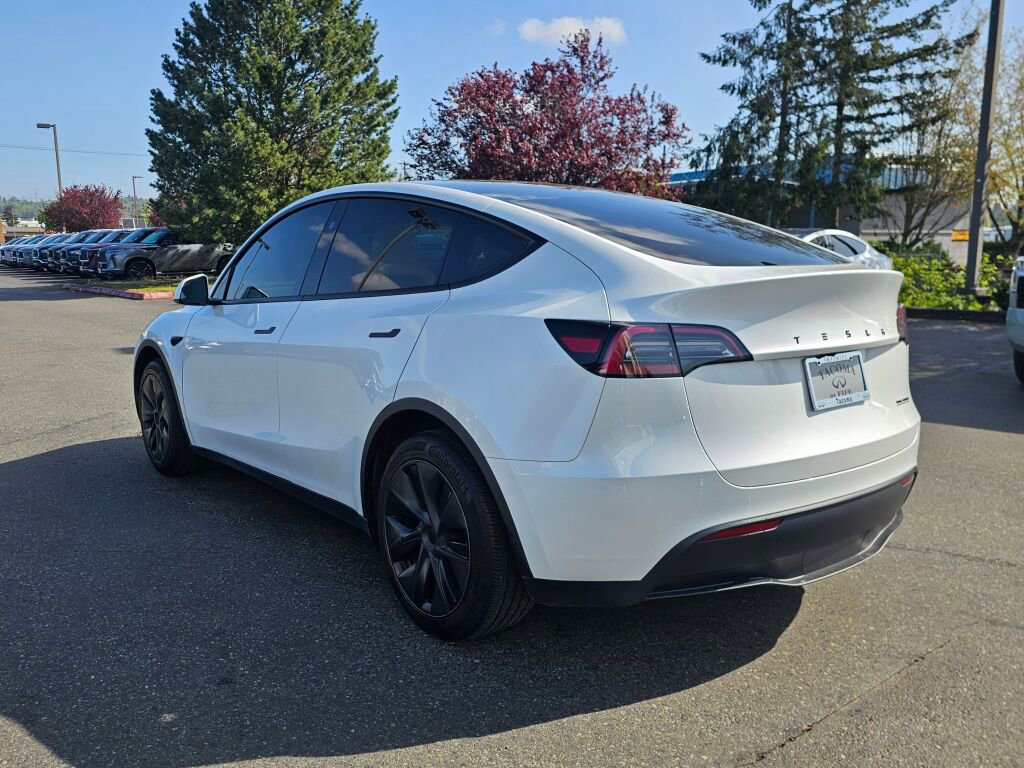 Used 2024 Tesla Model Y Long Range RWD image 5