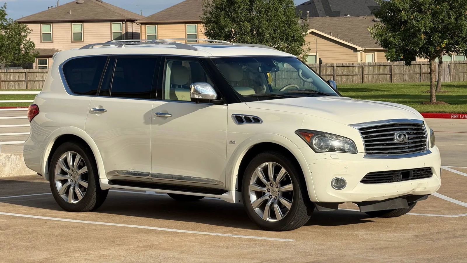 Used 2014 INFINITI QX80 2WD w/ Deluxe Touring Package image 16