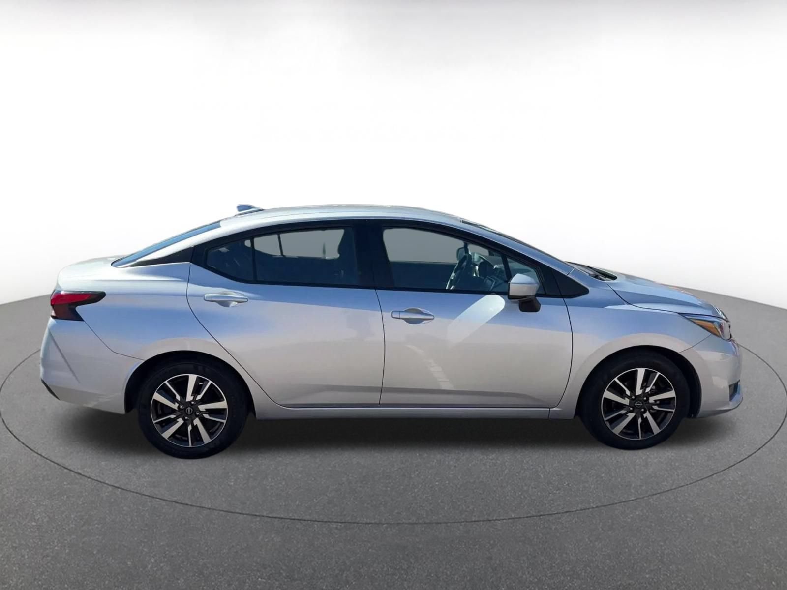 Used 2025 Nissan Versa SV FWD image 15