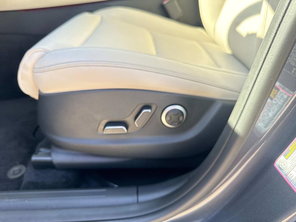 New 2026 Genesis GV70 2.5T Select AWD/4WD image 21