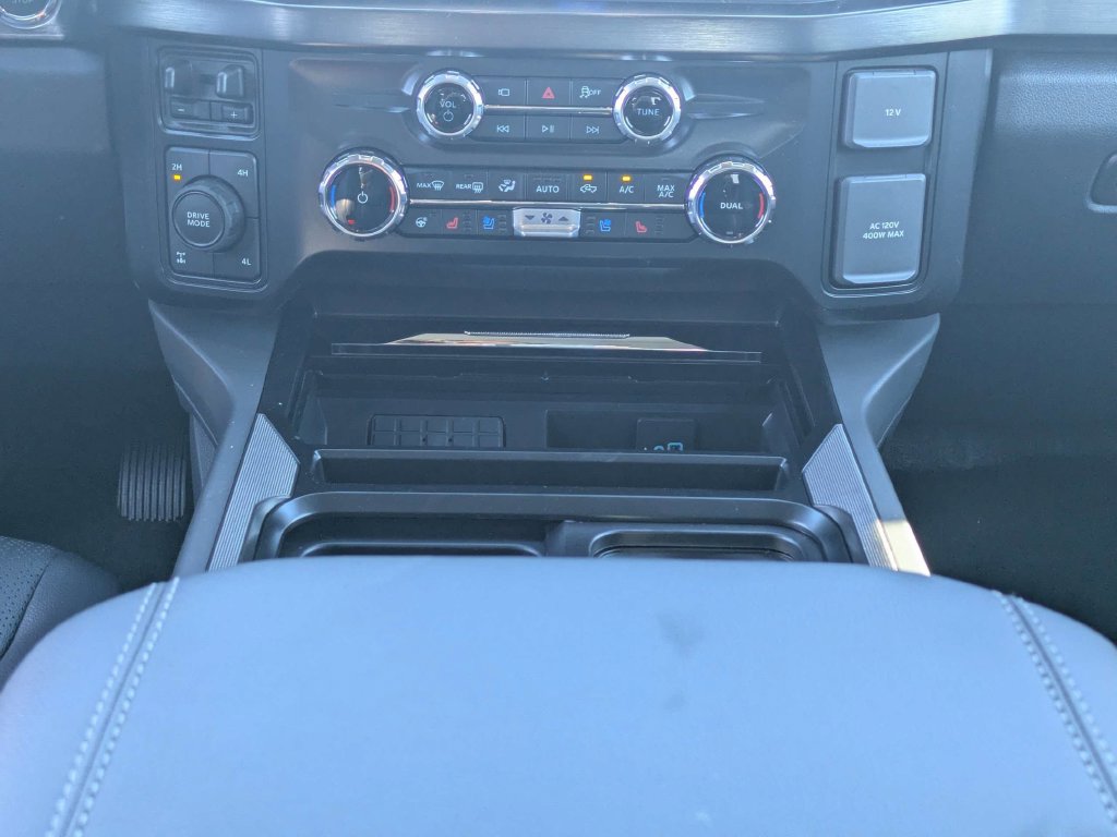 New 2026 Ford F250 Lariat w/ Black Appearance Package AWD/4WD image 19