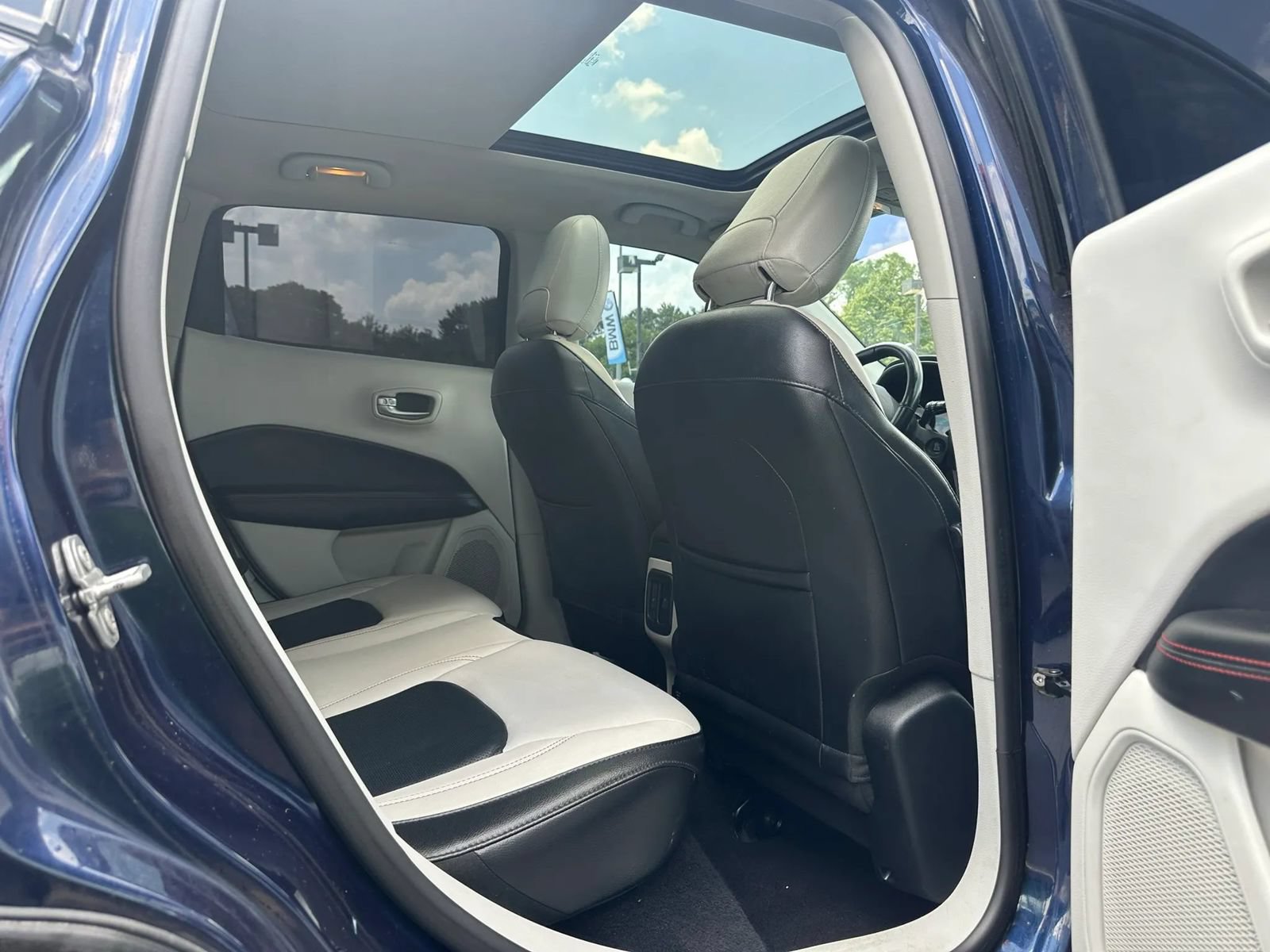Used 2017 Jeep Compass Limited AWD/4WD image 14