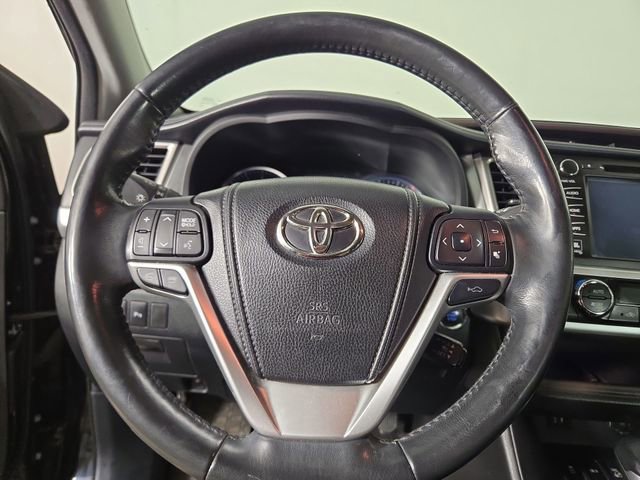 Used 2014 Toyota Highlander Limited Platinum AWD/4WD image 21