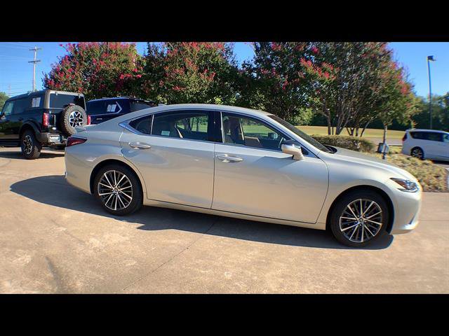 Certified 2025 Lexus ES 300h w/ Premium Package FWD image 9