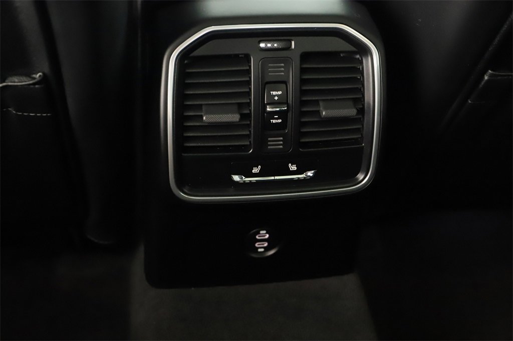 Used 2023 Porsche Macan Turbo image 21