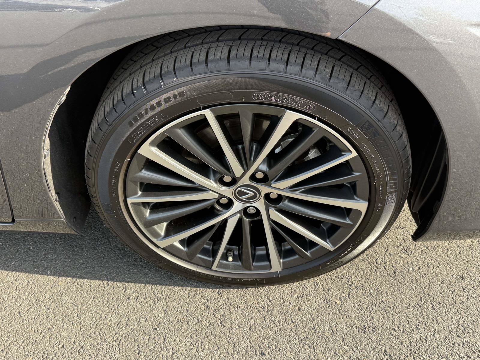 Used 2025 Lexus ES 350 w/ Premium Package FWD image 7