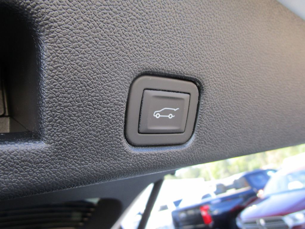 New 2026 Chevrolet Traverse LT w/ Driver Confidence Package image 12