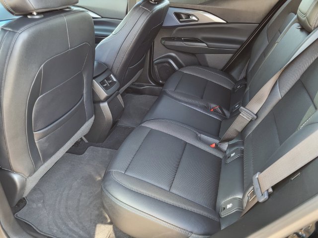 Certified 2024 Chevrolet Equinox EV LT FWD image 11